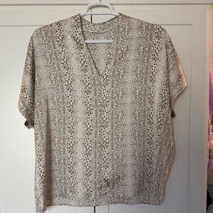 JODIFL Beige Leopard Print V-Neck Blouse